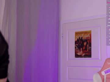 webcam girl holliwould_ image #3698650