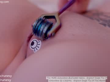 webcam girl runesy image #5116636