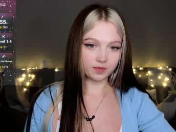 webcam girl small_blondee image #5601290