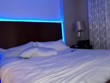 webcam couple ari_lovexo image #5999475