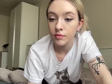 webcam girl ccrystalluna image #4843717