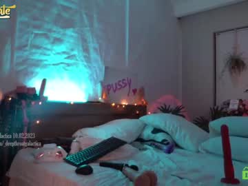 webcam girl _deepthroatgalactica image #3705592