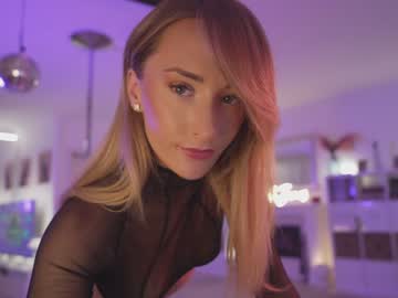 webcam girl hannahjames710 image #4688374
