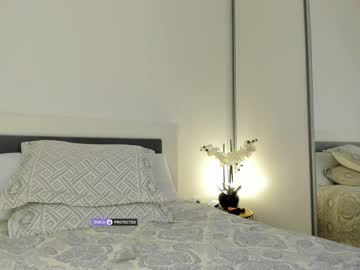 webcam girl intrigueeme image #4197318