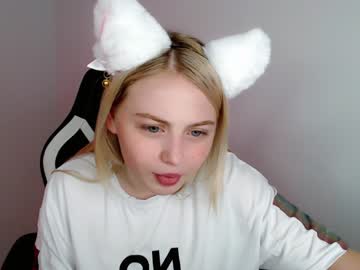 webcam girl shy_blondiee image #3691309