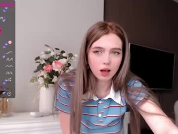webcam girl small_blondee image #1788027