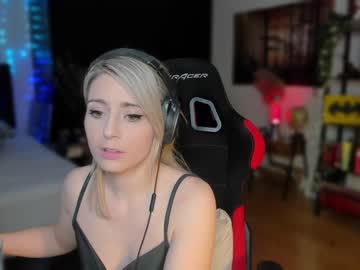 webcam girl kimilee22 image #6745894