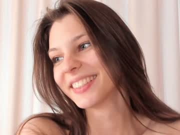 webcam girl peek_in_my_window image #6846865