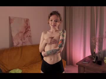 webcam girl caught_in_4k image #2076381