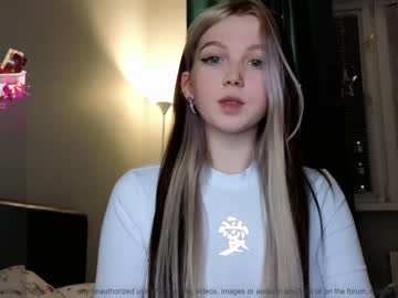webcam girl small_blondee image #6298730