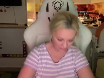webcam girl kiradivine image #3813130
