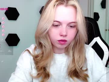 webcam girl small_blondee image #4217055