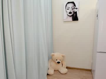 webcam girl yana_squrel_22 image #2978361