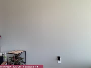 webcam girl bloomyogi image #2214504