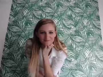 webcam girl glutenfreehulahoops image #1503367