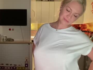 webcam girl kiradivine image #3978305