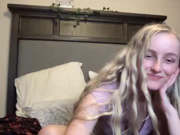 webcam girl peachezzs image #2224426