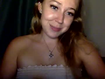 webcam girl winterbunny69 image #6359160