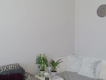 webcam girl emerald_kittycat image #5025311