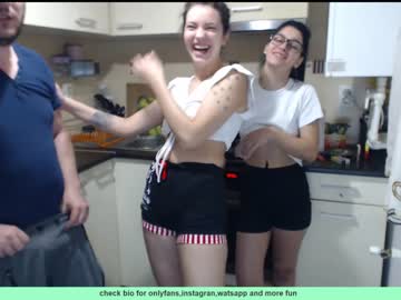 webcam couple maya_and_guests image #1592049