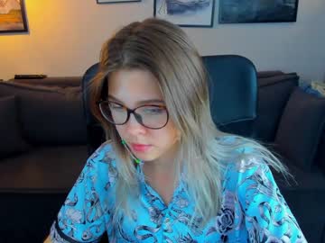 webcam girl lisa_roses image #3335291