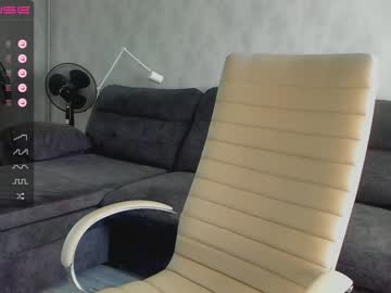 webcam girl tia__moon image #4246819