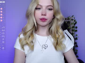 webcam girl small_blondee image #3848560