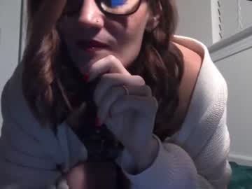 webcam girl katiereads image #6015299