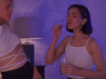 webcam girl _2strangers image #2114171