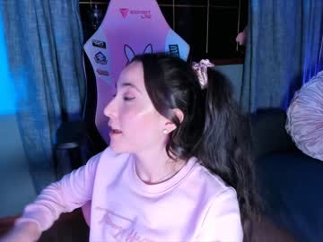 webcam girl littlee33 image #2602349