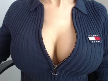 webcam girl eat_mee_out image #1873086