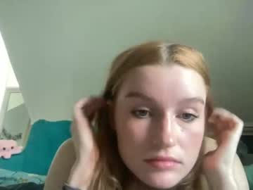 webcam girl frecklytaylor image #2470743