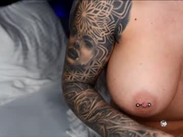 webcam girl dee_waters image #5945688
