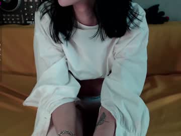 webcam girl lunarfantasy image #2044092
