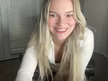 webcam girl sarahcupcakes2005 image #5188329