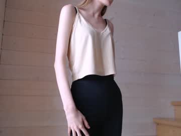 webcam girl princess__aurora image #3703038