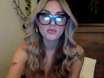 webcam girl kellysnowxo image #3808418