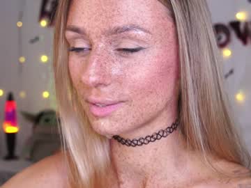webcam girl artease image #5557294