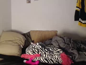 webcam girl petitegirluvsdick image #3263769