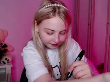 webcam girl shy_blondiee image #3705972