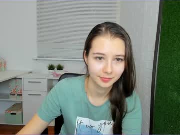 webcam girl carolineprise image #725461