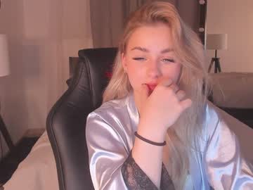 webcam girl adorieyes image #791900