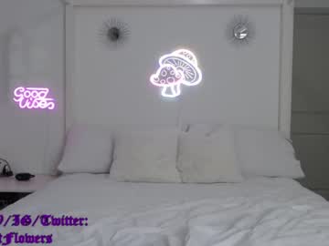 webcam girl violetttflowers image #1760881