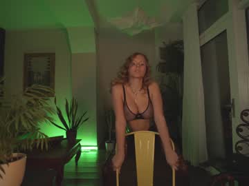 webcam girl chillwithkira image #757428