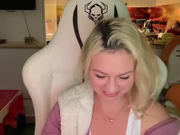 webcam girl kiradivine image #3583151