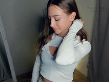 webcam girl wave_of_happy_ image #5880337