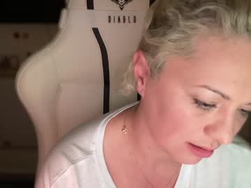 webcam girl kiradivine image #4040366