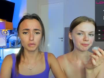 webcam girl look_at_show image #4748219