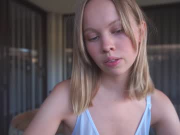 webcam girl bibi_it_is image #3565998