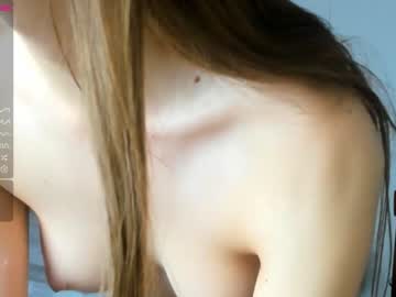 webcam girl peachmila image #5400112